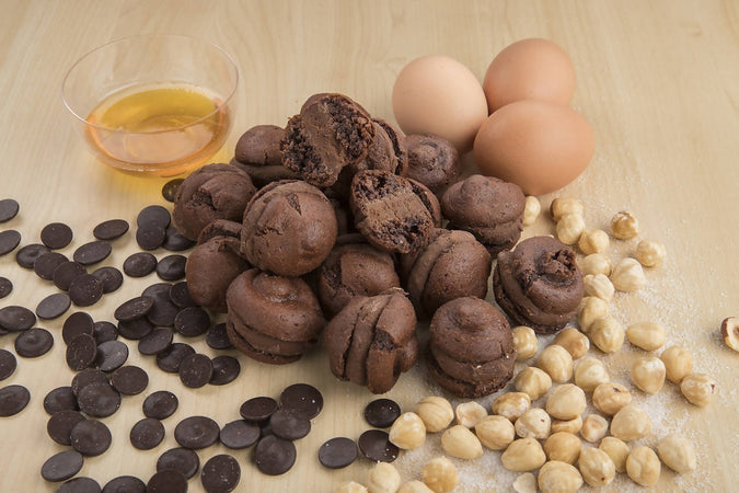 Baci Di Alassio Biscotti Liguri al Cioccolato Cuore Morbido Dolce Fatto A Mano 100% Mandorle Siciliane e Nocciole Piemontesi IGP Made in Italy fatti a mano artigianalmente made in Italy LiSicily dolci per passione - Alassio, Commerciovirtuoso.it