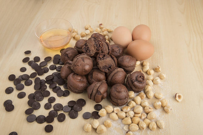 Baci Di Alassio Biscotti Liguri al Cioccolato Cuore Morbido Dolce Fatto A Mano 100% Mandorle Siciliane e Nocciole Piemontesi IGP Made in Italy fatti a mano artigianalmente made in Italy LiSicily dolci per passione - Alassio, Commerciovirtuoso.it