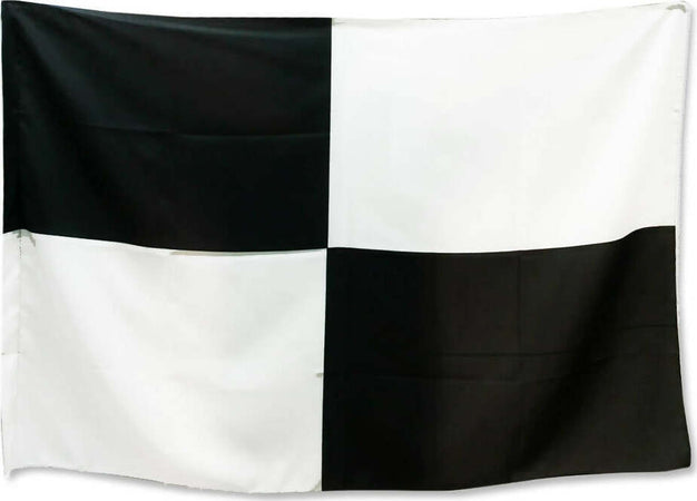 Bandiera A Scacchi Bianconera Bandiera Del Traguardo 100 X 150 Cm Bandiera Bianca E Nera Con Fodero Per Inserire L' Asta Sport e tempo libero/Fan Shop/Patio prato e giardino/Bandiere per esterno Il Distintivo - Pesaro, Commerciovirtuoso.it