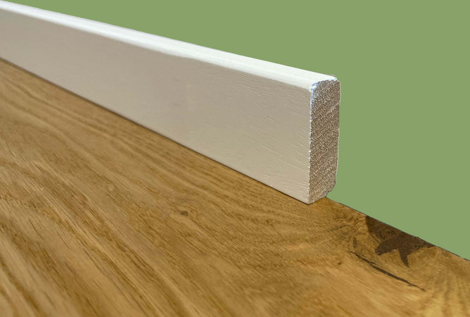 BATTISCOPA Squadrato BASSO laccato bianco in legno MASSELLO 40X13 (prezzo al ML) Fai da te/Prodotti per la costruzione/Materiali da costruzione/Pavimenti/Materiali per pavimenti/Battiscopa Eternal Parquet - Ariano Irpino, Commerciovirtuoso.it
