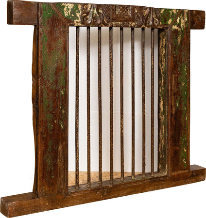 Biscottini-Finestra-finestrina-grata-in-legno-massello-e-in-ferro-antica-e-vecchia-medievale-con-telaio-da-interno-o-da-esterno