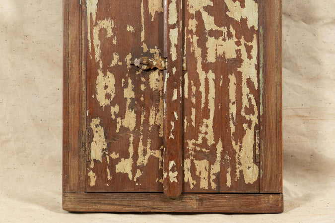 Biscottini-Finestra-finestrina-grata-in-legno-massello-e-in-ferro-antica-e-vecchia-medievale-con-telaio-da-interno-o-da-esterno