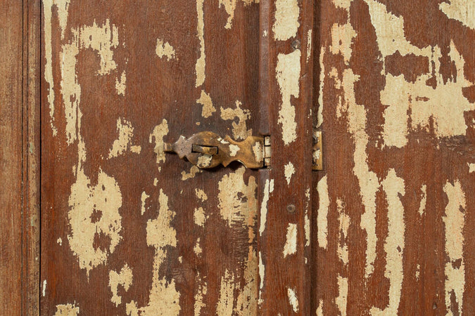 Biscottini-Finestra-finestrina-grata-in-legno-massello-e-in-ferro-antica-e-vecchia-medievale-con-telaio-da-interno-o-da-esterno