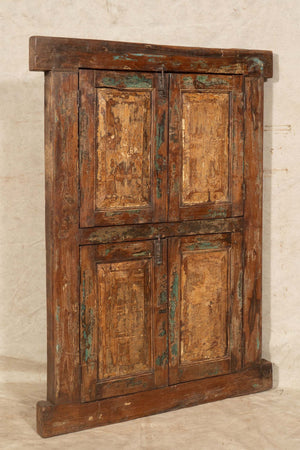 Biscottini-Finestra-finestrina-grata-porta-in-legno-massello-e-in-ferro-antica-e-vecchia-con-telaio-da-interno-o-da-esterno