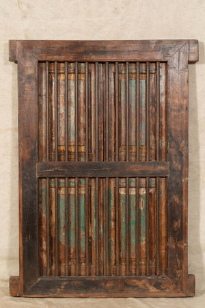 Biscottini-Finestra-finestrina-grata-porta-in-legno-massello-e-in-ferro-antica-e-vecchia-con-telaio-da-interno-o-da-esterno