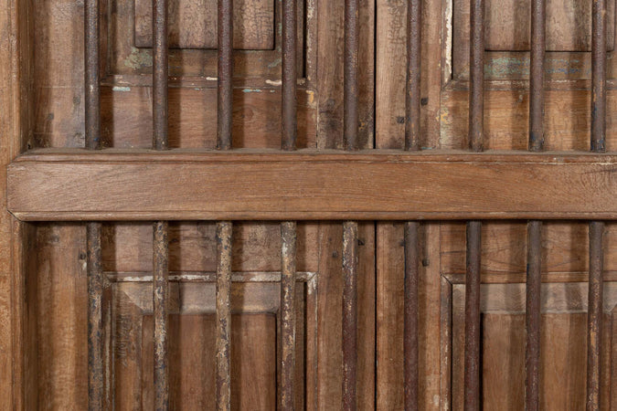 Biscottini-Finestra-finestrina-grata-porta-in-legno-massello-e-in-ferro-antica-e-vecchia-con-telaio-da-interno-o-da-esterno