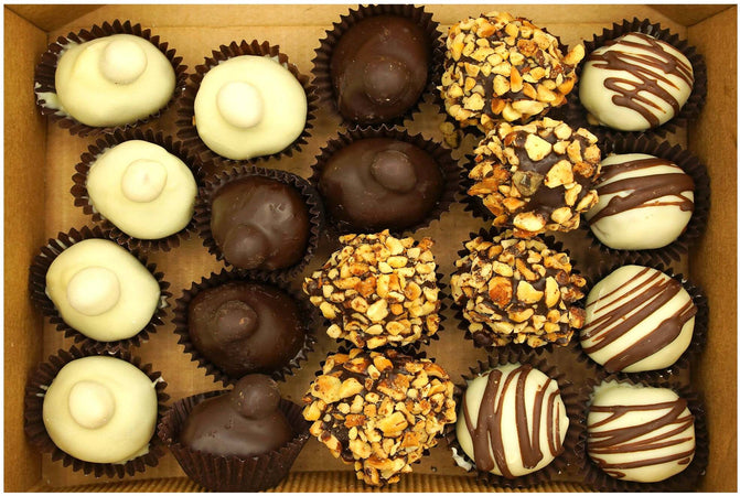 "Box Sicilia" Piccola Scatola di Dolcetti Cioccolatini Artigianali fatti a Mano Cioccolata in Praline Artigianali come Idea Regalo Con Nocciole Siciliane Praline tipiche 20 pezzi