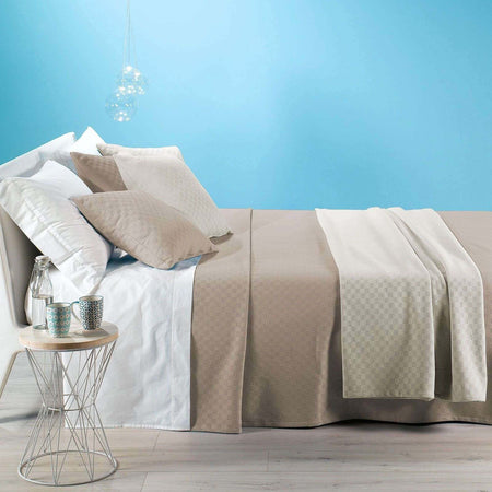 Caleffi Rodeo Elegante Copriletto Primaverile Letto Matrimoniale Piquet Puro Cotone 100% Casa e cucina/Tessili per la casa/Biancheria da letto/Copriletti La Bottega del Risparmio - Bari, Commerciovirtuoso.it