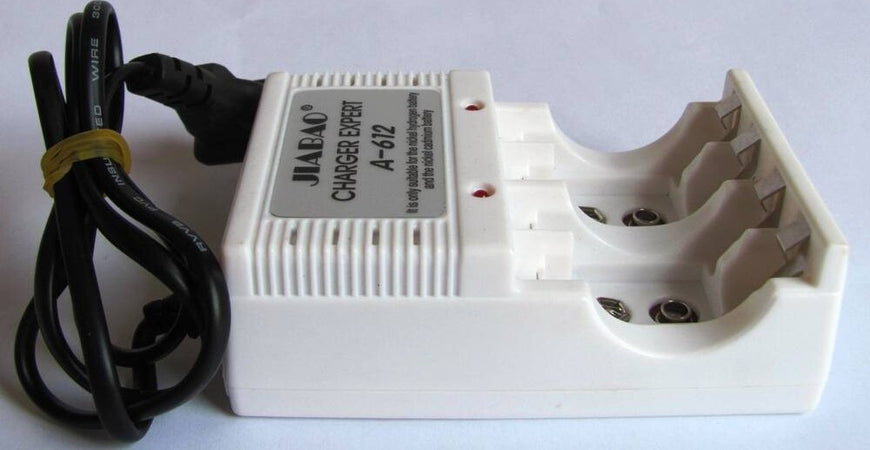 CARICABATTERIE A-612 PER PILE RICARICABILI AA STILO AAA MINI STILO BATTERIE 9 V Elettronica/Pile e caricabatterie/Pile ricaricabili Trade Shop italia - Napoli, Commerciovirtuoso.it