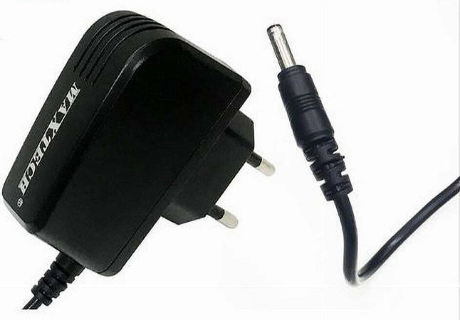 Caricabatterie-Da-Viaggio-Compatto-Fast-Charger-Dc3.5mm-5v-2000ma-10w-Maxtech-Ca-s003