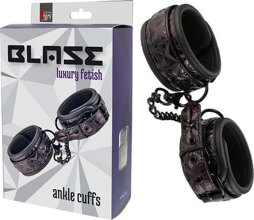 Cavigliere Bondage Con Fibbie Rivestite Con Neoprene Morbido Fetish Blaze Ankle Cuff Purple Cavigliere Regolabili Tramite Fibbia In Stile Cintura Salute e cura della persona/Erotismo e contraccezione/Bondage/Cinghie Kondorama - Martinsicuro, Commerciovirtuoso.it