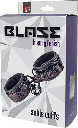 Cavigliere Bondage Con Fibbie Rivestite Con Neoprene Morbido Fetish Blaze Ankle Cuff Purple Cavigliere Regolabili Tramite Fibbia In Stile Cintura Salute e cura della persona/Erotismo e contraccezione/Bondage/Cinghie Kondorama - Martinsicuro, Commerciovirtuoso.it
