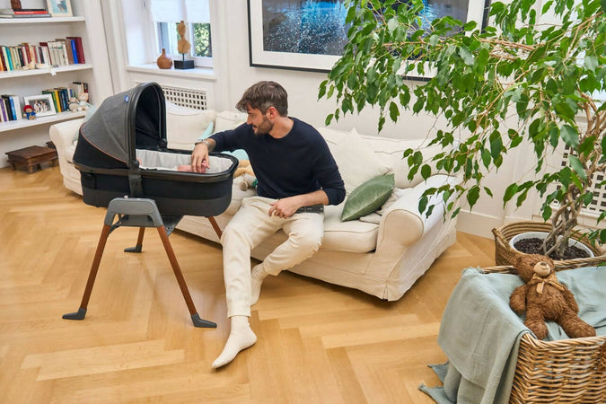 CHICCO-STAND-LULLAGLIDE-supporto-per-trio-con-delicato-movimento-a-dondolo,-perfetto-esempio-di-praticità-e-versatilità,