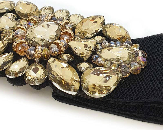 Cintura Donna Oro Fascia Larga Pietre Caramella in Tessuto Elasticizzato Con Gioiello in Strass Sulla Parte Frontale Retro Con Chiusura a Clip 68 x73cm CLFC1295411 Moda/Donna/Accessori/Cinture You Store - Messina, Commerciovirtuoso.it