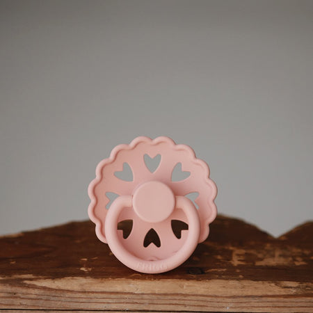 Ciuccio-FRIGG-Fairytale-X-H.C.-Andersen-The-Little-Match-Girl-Latex