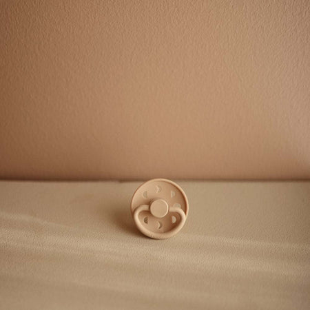 Ciuccio-FRIGG-Moon-Phase-Croissant-Latex