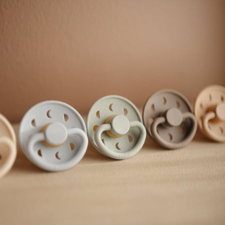 Ciuccio-FRIGG-Moon-Phase-Sage-Latex