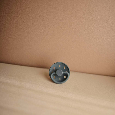 Ciuccio-FRIGG-Moon-Phase-Slate-Latex