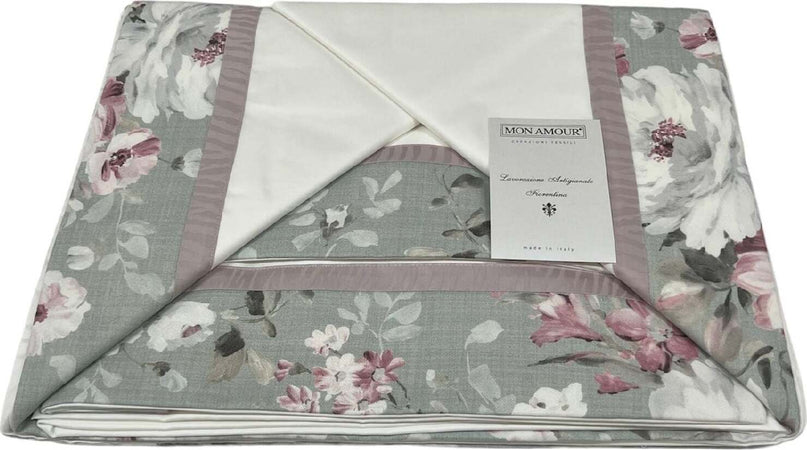 Completo lenzuola matrimoniale Mon Amour art. Lia Il completo lenzuola é composto: Un lenzuolo inferiore 180x200 con un angolo max 28 cm un lenzuolo superiore 250x300 e 2 federe 52x82 Casa e cucina/Tessili per la casa/Biancheria da letto/Lenzuola e federe/Set di lenzuola e federe Biancheria Arredo Home - Nola, Commerciovirtuoso.it