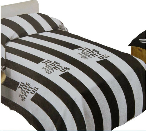 Copriletto Singolo in Cotone Juventus Copriletto Bianco Nero Ufficiale Juventus Football Club 170x270 cm Fantasia Squadra Di Calcio Casa e cucina/Tessili per la casa/Biancheria da letto/Copriletti Puleo Casa - Palermo, Commerciovirtuoso.it