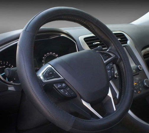 Coprivolante Con Presa Comfort Per Volante Auto Nero In Gomma Diametro 38 Cm Auto e Moto/Parti per auto/Allestimenti interni/Volanti e mozzi per volante/Coprivolanti Trade Shop italia - Napoli, Commerciovirtuoso.it