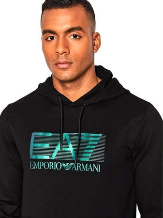 Emporio Armani Ae7 Felpa Uomo Tinta Unita Nera Con Stampa a Contrasto Felpa Casual Con Cappuccio Vestibilità Regolare Moda/Uomo/Abbigliamento/Felpe/Felpe con cappuccio Euforia - Bronte, Commerciovirtuoso.it