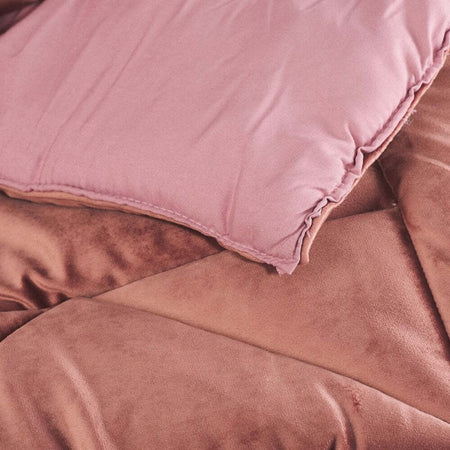 ESTELLA TRAPUNTA MATRIMONIALE IN VELLUTO A TINTA UNITA.