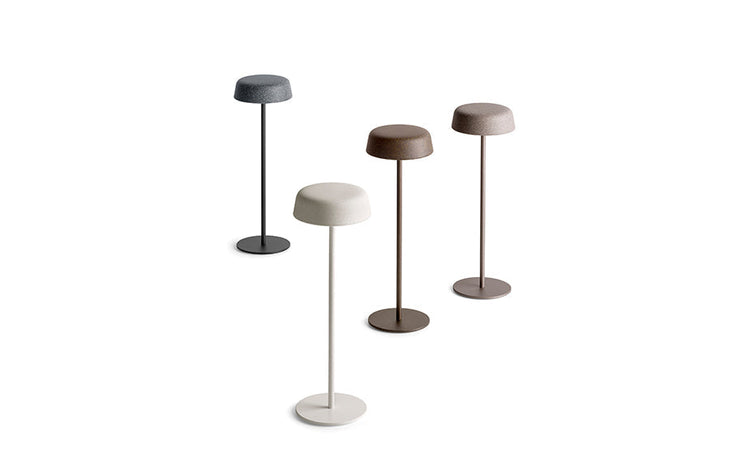 Lampada da tavolo "Fade" metal struttura in polietilene per esterno