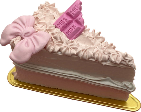 Fetta di torta finta da esposizione rosa con fiocco e cioccolato Casa e cucina/Teglie da forno e accessori per pasticceria/Accessori e utensili per pasticceria/Utensili decorativi/Torte e dolci finti Led Mall Home - Napoli, Commerciovirtuoso.it