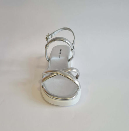 Frau donna sandali con fascette tubolari in pelle laminata