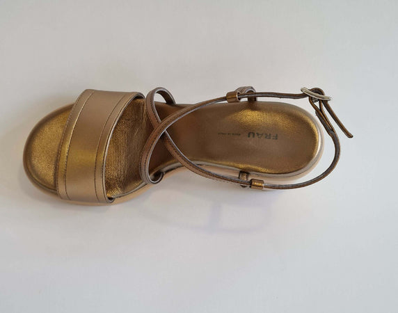 Frau donna sandalo in pelle laminata gold con tacco geometrico