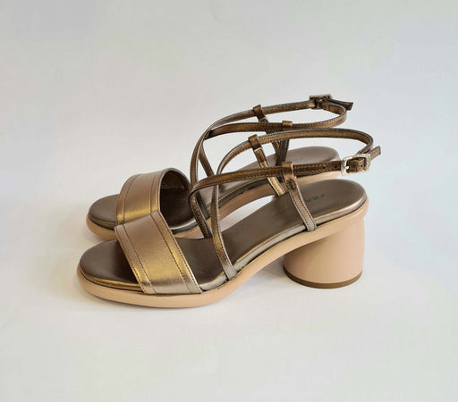 Frau donna sandalo in pelle laminata gold con tacco geometrico