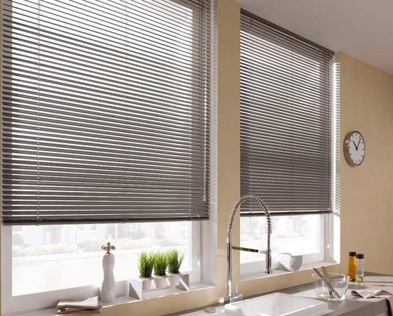 GARDINIA-Veneziana-in-alluminio,-Visibilit