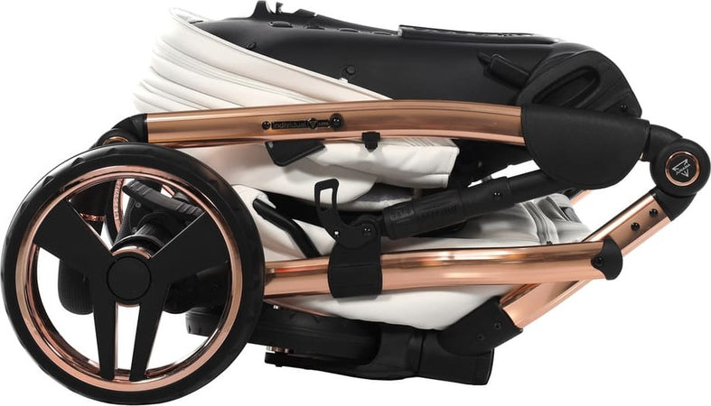 Junama Diamond Exclusive White 3 in 1 Telaio e Dettagli Oro Rosa Prima infanzia/Passeggini carrozzine e accessori/Passeggini e carrozzine/Sistemi modulari La Casa Del Bebè - Napoli, Commerciovirtuoso.it