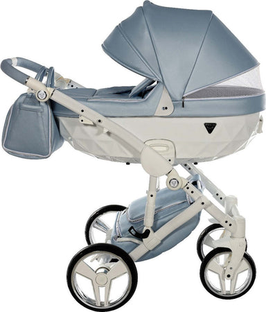 Junama Fluo Italy 3 in 1 Ecopelle Blue/Telaio White Prima infanzia/Passeggini carrozzine e accessori/Passeggini e carrozzine/Sistemi modulari La Casa Del Bebè - Napoli, Commerciovirtuoso.it