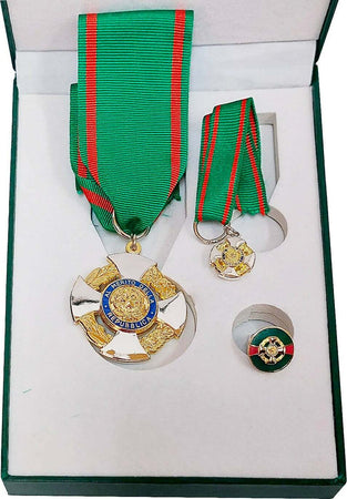 Kit Cavaliere Ordine Della Repubblica Speciale Set per Per Nomina Da Cavaliere Al Merito Della Repubblica Omri Sport e tempo libero/Accessori/Trofei medaglie e premi/Medaglie Il Distintivo - Pesaro, Commerciovirtuoso.it