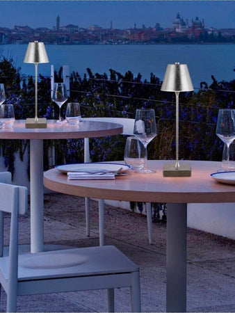 Lampada-Da-Tavolo-Ricaricabile-Usb-3-Colori-Luce-Bianca-Calda-Naturale-Lume-10-W-Universo