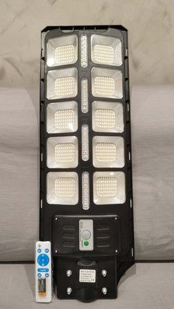 LAMPIONE-LED-300W-con-PANNELLO-SOLARE-SENSORE-CREPUSCOLARE-PIR-ip66