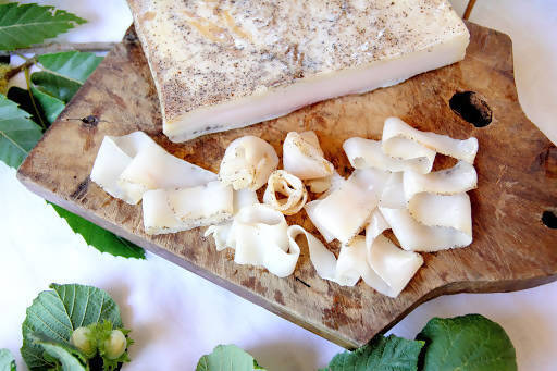Lardo Speziato di Maiale dei Nebrodi Tancio Intero di Lardo Aromatizzato con Pepe e Spezie Made in Italy Alimenti Sapori dei Nebrodi - Tortorici, Commerciovirtuoso.it