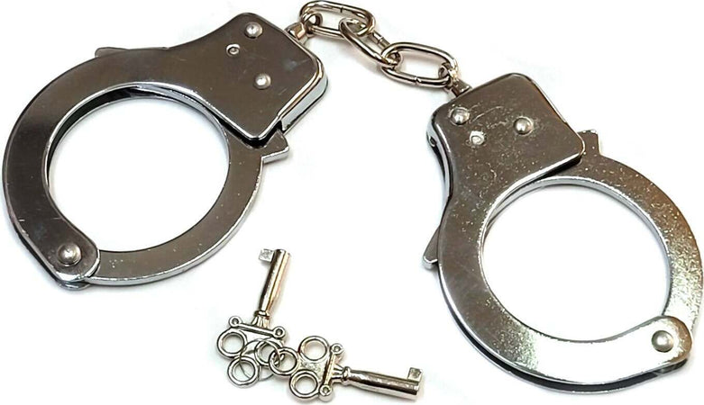 Manette Giocattolo Bambini Manette Della Polizia In Metallo Di Ruolo Per Feste Della Polizia Manette Con 2 Chiavi Giochi Per Sicurezz Salute e cura della persona/Erotismo e contraccezione/Bondage/Manette Il Distintivo - Pesaro, Commerciovirtuoso.it
