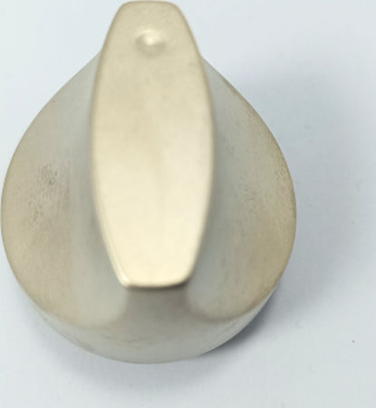 Manopola cucina gas Fratelli Onofri Terim grigia nichelata diametro 37 mm. Casa e cucina/Grandi elettrodomestici/Accessori e parti di ricambio/Ricambi e accessori per piani cottura/Altri ricambi per piani cottura Rossi Ricambi - Venetico Marina, Commerciovirtuoso.it