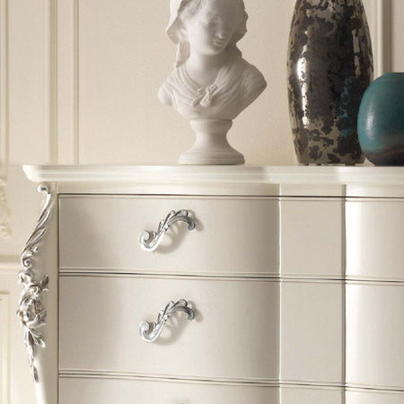 MOBILI-2G---CASSETTIERA-SAGOMATA-4-CASSETTI-IN-LEGNO-BIANCO-ARGENTO-L.137-P.57-H.110