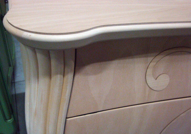 MOBILI-2G---COMO'-IN-LEGNO-BOMBATO-4-CASSETTI-GREZZO-L.135-P.60-H.98