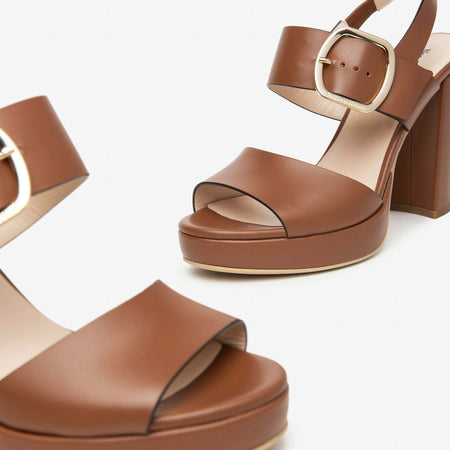 Nerogiardini donna sandalo con tacco in pelle