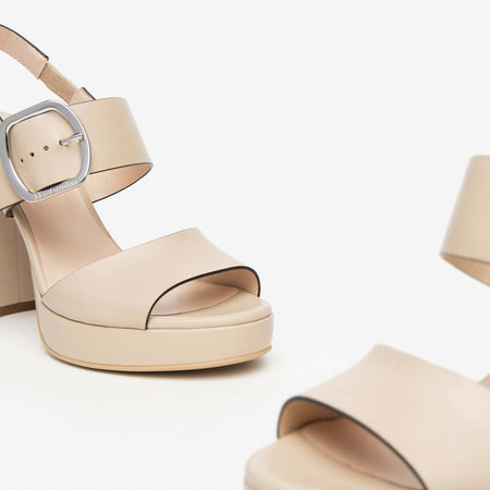 Nerogiardini donna sandalo con tacco in pelle