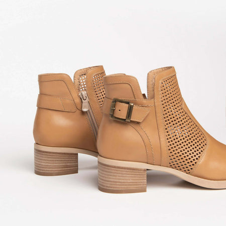 Nerogiardini Stivaletto Donna in Pelle Casual Con Tacco 4 Cm