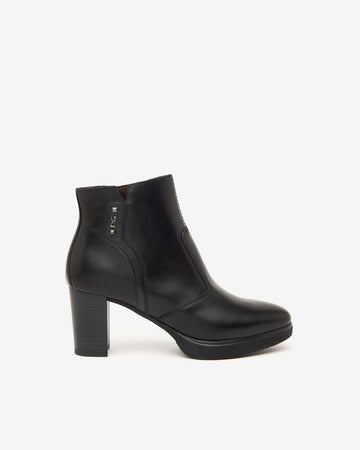 Nerogiardini Stivali donna tronchetti in pelle con tacco I411200D100 Nero
