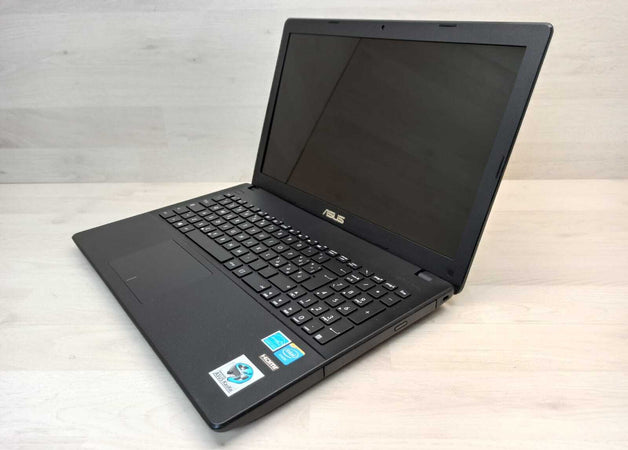 Notebook ASUS X551M Intel Celeron N2840 RAM 4 GB SSD 120 GB 1366x768 px
