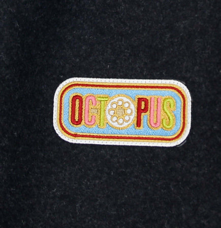 OCTOPUS-Giubbotto-College-Uomo-Legacy-Patch-Dark-Grey-da-uomo