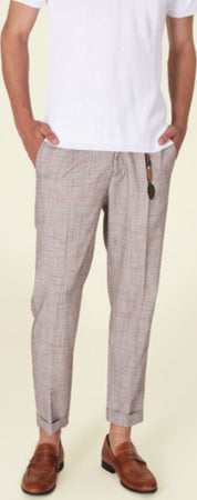 Pantalone-con-pince-slim-fit